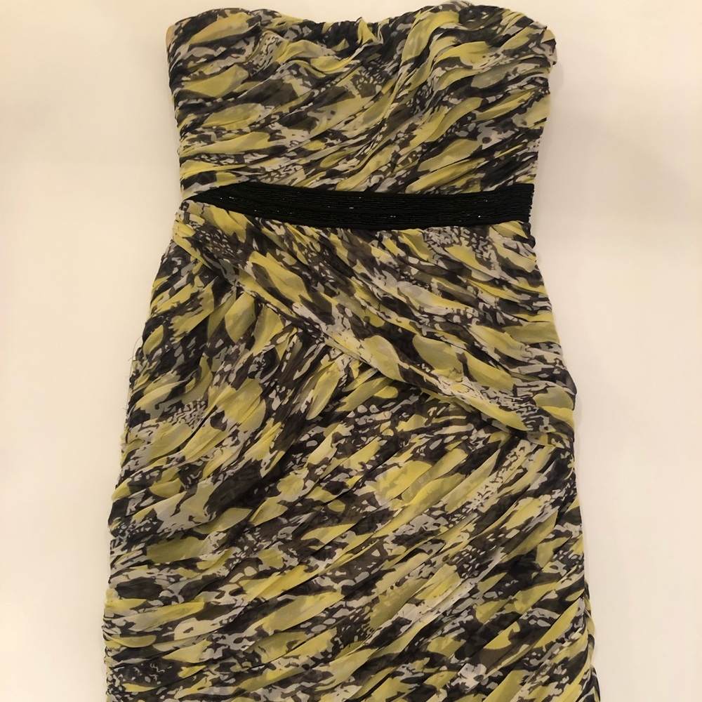 Monique Lhuillier Size 4